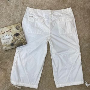 COLUMBIA White Capri Pants size 12